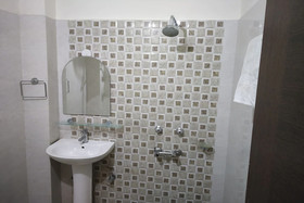 Hotel Mahadev Inn by OYO Rooms