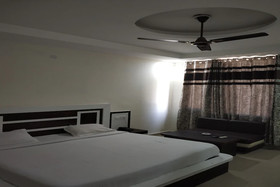 Hotel Mahadev Inn by OYO Rooms