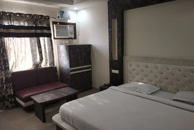 Hotel Mahadev Inn by OYO Rooms
