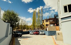 Crown Himalaya Hotel