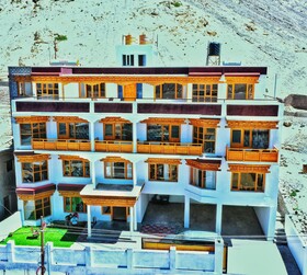 Hotel Hill Top Heaven