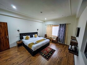 Hotel Hill Top Heaven