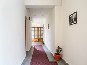 OYO 13223 Hotel Tak