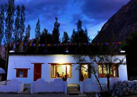 Tih Alpenglow Camp Nubra