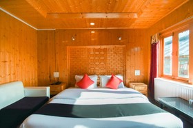 Hotel Sheeshnag by OYO Rooms