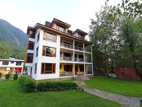 OYO 18416 Hotel Park Palace
