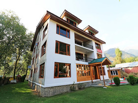 OYO 18416 Hotel Park Palace