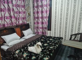 Ameera Srinagar by Goroomgo