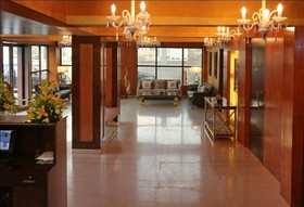 Batra Hotel & Residences