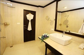 Batra Hotel & Residences