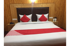 Holiday Villa by OYO Rooms
