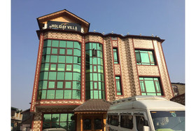 Holiday Villa by OYO Rooms