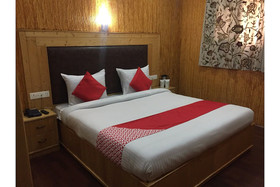 Holiday Villa by OYO Rooms