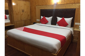 Holiday Villa by OYO Rooms