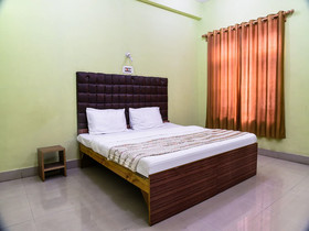 Hotel Grand Comforts by OYO