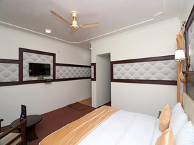 Hotel Shree Mazda by OYO