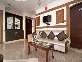 Hotel Shree Mazda by OYO