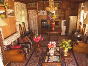 Houseboat Heaven Breeze