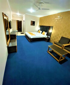 Kashmir Holiday Resort