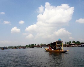 Nazneen Group Of Houseboats