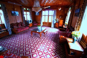 Nazneen Group Of Houseboats