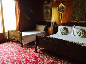 New Jacquline Heritage Houseboats