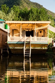 New Lucky Star Group of Houseboats