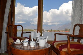 Peacock Houseboats