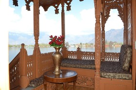 Peacock Houseboats