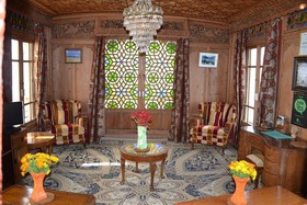Peacock Houseboats