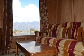 Peacock Houseboats