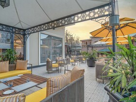 Radisson Collection Hotel & Spa Riverfront Srinagar