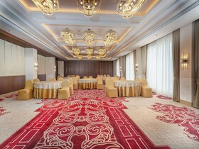 Radisson Collection Hotel & Spa Riverfront Srinagar