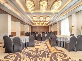 Radisson Collection Hotel & Spa Riverfront Srinagar