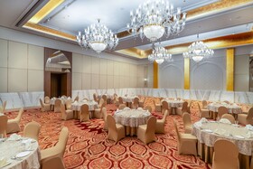 Radisson Collection Hotel & Spa Riverfront Srinagar