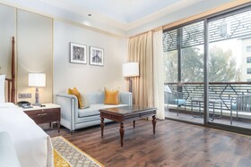 Radisson Collection Hotel & Spa Riverfront Srinagar