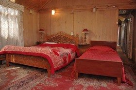 Royal Dandoo Palace of Houseboat