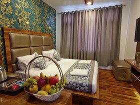Seven Hills Hotel