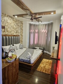 Seven Hills Hotel