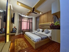 Seven Hills Hotel