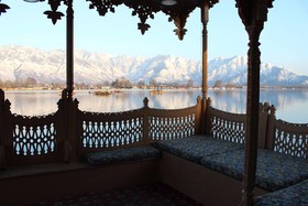 Wangnoo Houseboats