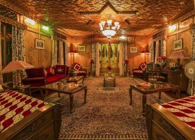 Wangnoo Houseboats