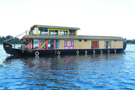 Cosy Houseboats