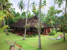 Kayaloram Lake Resort