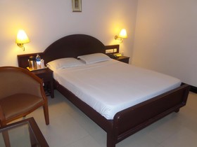 Hotel Elegance Angamaly