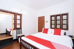 Kaveri Tourist Home by OYO Rooms