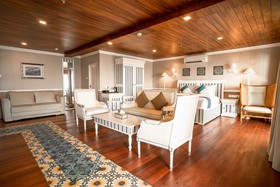 State Beach Resort & Spa