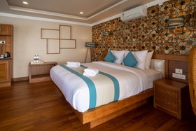 State Beach Resort & Spa