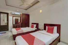 OYO 26743 Emirates Regency