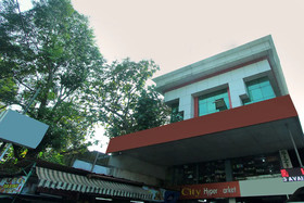 OYO 26743 Emirates Regency